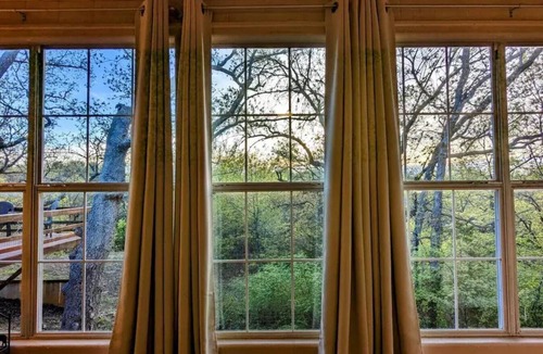 Davis House | Treehouse Hideaway - Your Home Away from Home