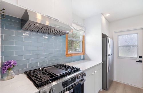 Galindo House | Trendy & Airy Home Near SoCo – Walk to Hot Spots!