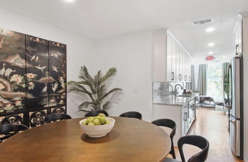 Central Business District Hotel | Two Expansive Hotel Suites Near French Quarter
