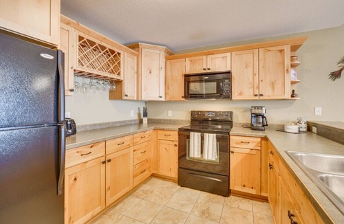 Two Harbors Condo | Two Harbors Superior Lakefront 3BR Corner | Pool | Hot Tub | Sauna | EV Charger