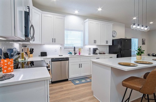 Eastside Promise Neighborhood House | Ultimate 4 Bedroom Comfort So Close to Riverwalk!