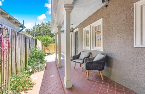 East Carrollton House | Ultimate Uptown Cottage
