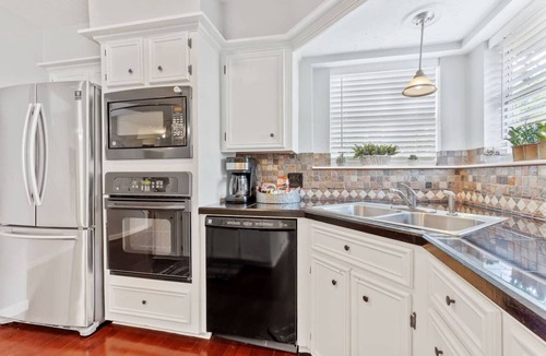 Grogan's Mill House | Under a Tree - Family Home in the Heart of The Woodlands