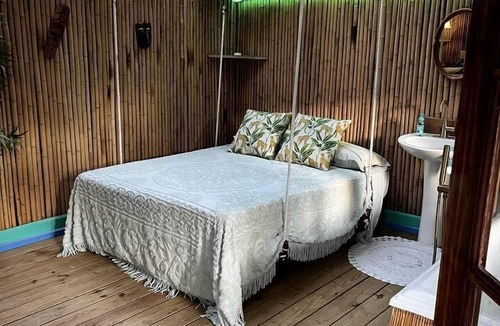Willis Cabin | Unique Bamboo Tree House for an Unforgettable Couples Getaway by Lake Conroe, Texas