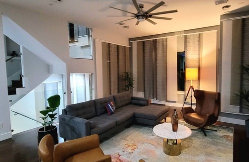 Midtown House | Unit A - 3 BR 2200 sq ft gated luxury town home in the Heart of Downtown