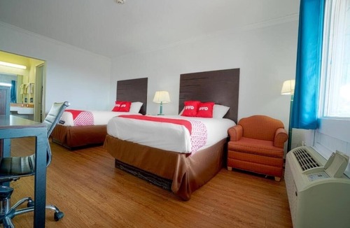 Kingsville Hotel | Unwind In A Unit With Pets Allowed Near Baffin Bay And King Ranch Museum