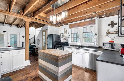 New Orleans House | Updated 5BR Bywater Home - Backyard, 2 Living Rms