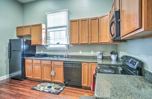 East Riverside House | Updated Garden District Home - Walk to Magazine St