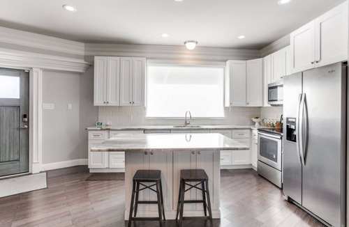 Grapevine House | UPDATED MID CENTURY RANCH IN HISTORIC GRAPEVINE!
