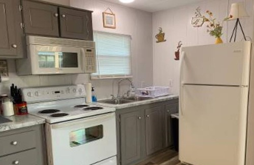 Boothville-Venice House | Updated mini trailer - fish, hunt, dine & visit Historical Fort Jaclkson/Museum.