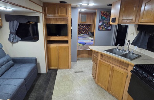 Broken Oar Ranch House | Updated RV on 7.5 Gated Secluded Acres in Spicewood. Pool, Gym, Jacuzzi, Steam R