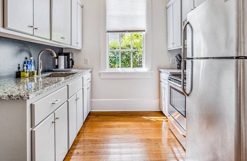 Leonidas House | Updated single-level escape with lovely patio & central AC - dog-friendly