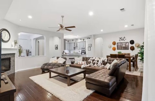 Grand Prairie House | Updated Spacious Home near ATT FIFA World Cup