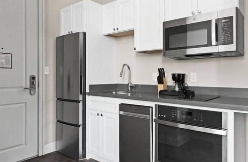 New Orleans Hotel | Upscale 1BR Retreat Next to the French Quarter