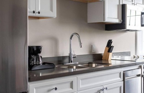 New Orleans Hotel | Upscale 2BR Retreat Next to the French Quarter
