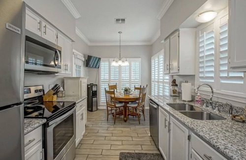 Mid City South Condo | Upscale 3BR/2BA Oasis in Bocage Near LSU & Hospitals Baton Rouge
