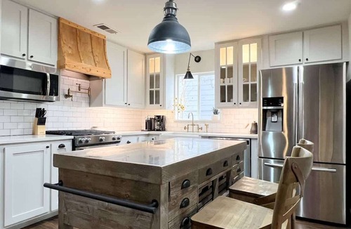 Little Forest Hills House | Upscale 3BR with Yard Games, Heated Pool and Hot Tub