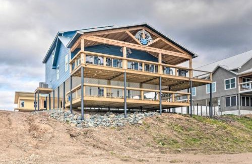 Glenwood House | Upscale Riverfront Home w/Fire Pit!