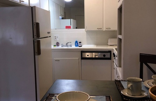 Knox - Henderson Apartment | Uptown Dallas - Comfy 1 bd #6, WiFi, Parking, Near Restaurants & Shops & Safe
