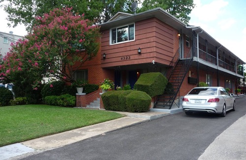 Knox - Henderson Apartment | Uptown Dallas - Large 1 bd #7, WiFi, Parking, Near Restaurants & Shops, & Safe