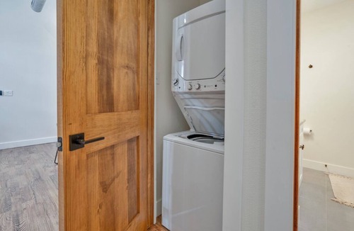 Fort Worth Apartment | Urban 2-bedroom apartment one block from Texas Wesleyan in Fort Worth!