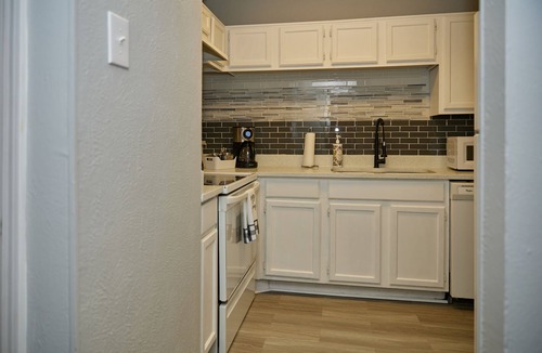 Far North Dallas Condo | Urban, cozy living on Far North Dallas, Condo Pet-Friendly