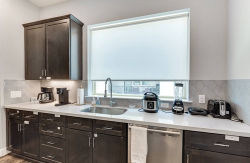 Midtown House | Urban Gem w/Balcony! Near NRG Stadium & Downtown