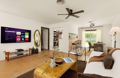 Alamo Heights House | Urban Nest Steps to Café & Yoga, 8 mins to Airport