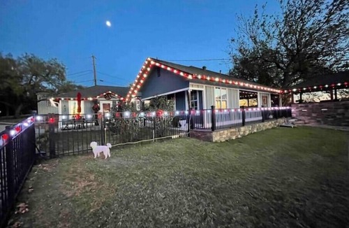 Lake Bridgeport House | Vacay on the Lake-off of HWY 380