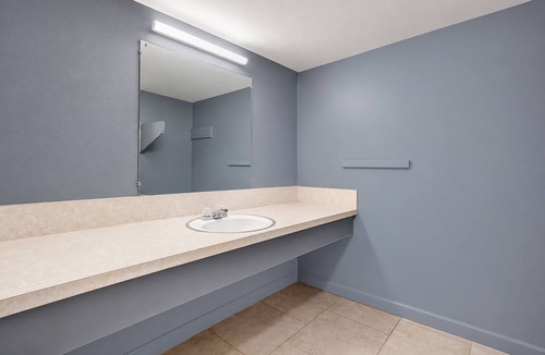 Central City Hotel | Valley Motel Corpus Christi Near Airport I 37