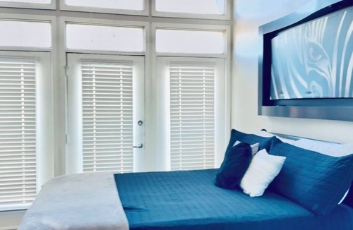 Downtown Fort Worth Apartment | Vanity 1.5 Bedroom Loft in Downtown Fort Worth Charming apartment