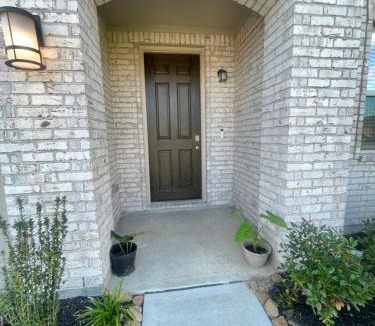 Iowa Colony House | Vees Oasis Home away from Home!
