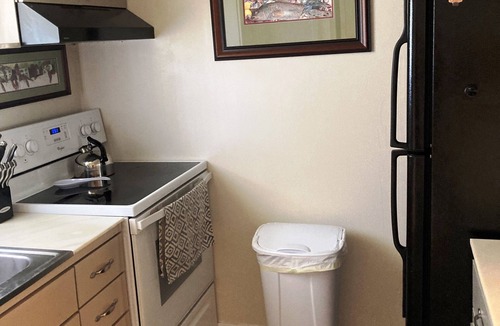 Diamondhead Condo | Very nice, comfortable 2Br/2Bath condo overlooking gorgeous pool Lanai Village