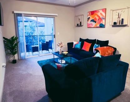 Midtown Apartment | Vibrant Oasis in the Heart of Midtown & Downtown