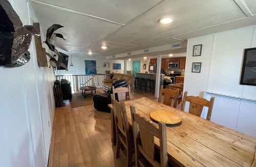 Venice Boat Rental | Villa Venice houseboat located in Cypress Cove Marina-5 bedrooms/2 full bathroom