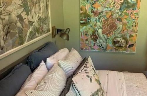 Laurel House | Vintage 1930 Art Suite Featured on HGTV