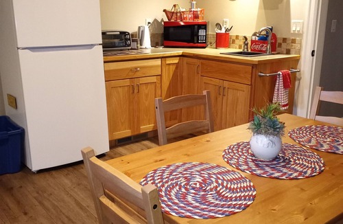 Larkspur Apartment | Visit Bend Oregon! Spacious and Comfortable! Pets OK!