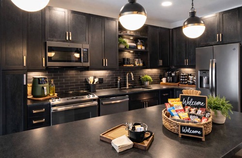 Deep Ellum Apartment | Walk to Bars + Restaurants + Skyline Views. Steps to State Fair. Free Parking.