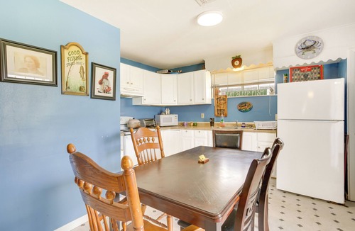 Delacroix House | Walk to Bayou Lery: St Bernard Home w/Kayaks!