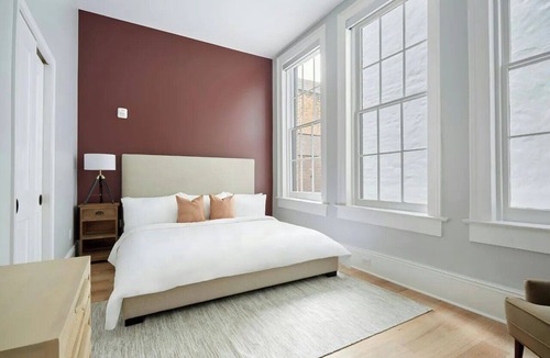 French Quarter Hotel | Walk to Bourbon St, Riverfront Park, French Qtr | Canal St Stay | The Harlequin