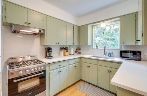 Hancock Apartment | Walk to Campus: Creekside Austin Duplex!