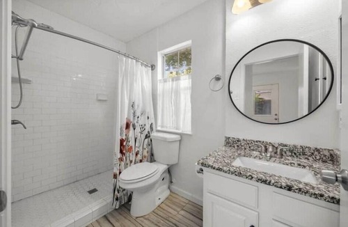 Arlington Heights House | Walk to Dickies & Will Rogers | Pet-Friendly 3BR