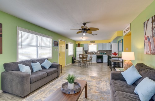 Surfside Beach House | Walk to Gulf: Surfside Beach Home w/Deck