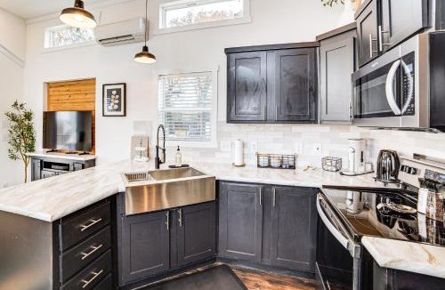Little Elm House | Walk to Lewisville Lake: Cozy Couple’s Retreat