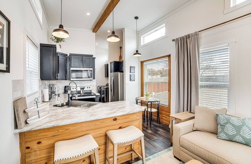 Little Elm House | Walk to Lewisville Lake: Cozy Couple’s Retreat
