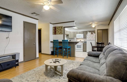 Highlands - Perkins Condo | Walk to LSU Campus & Bars! Condo w/Community Pool