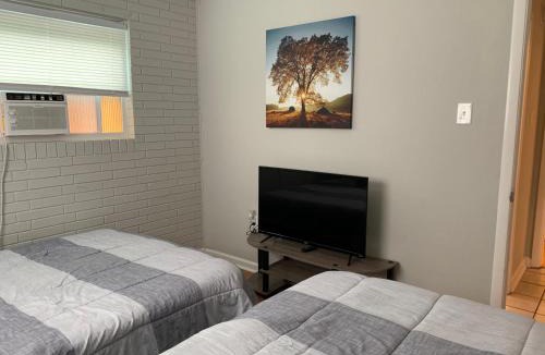 Highlands - Perkins Apartment | Walk to LSU stadium & close to downtown Apt1