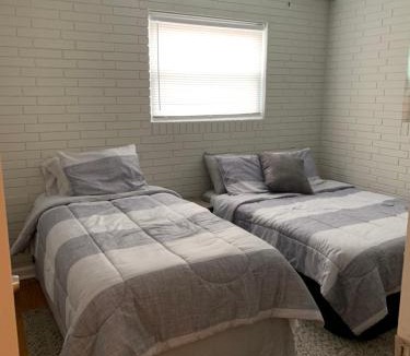 Highlands - Perkins Apartment | Walk to LSU stadium & close to downtown Apt1