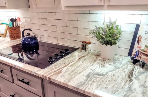 Brazos Condo | Walk to Magnolia 2 Minutes to Baylor Huge Private Balcony King Beds
