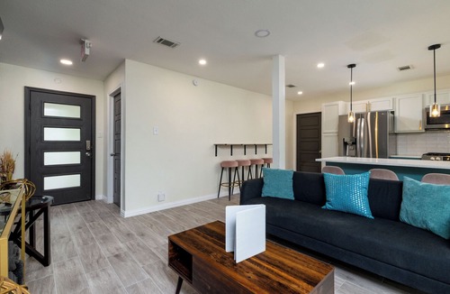 Lake Worth House | Walk to Marina Park + Sleeps 8 - Near Stockyards